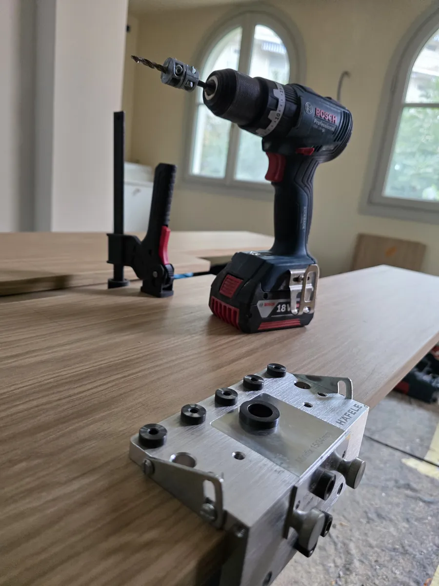 Minifix holes with the drilling jig