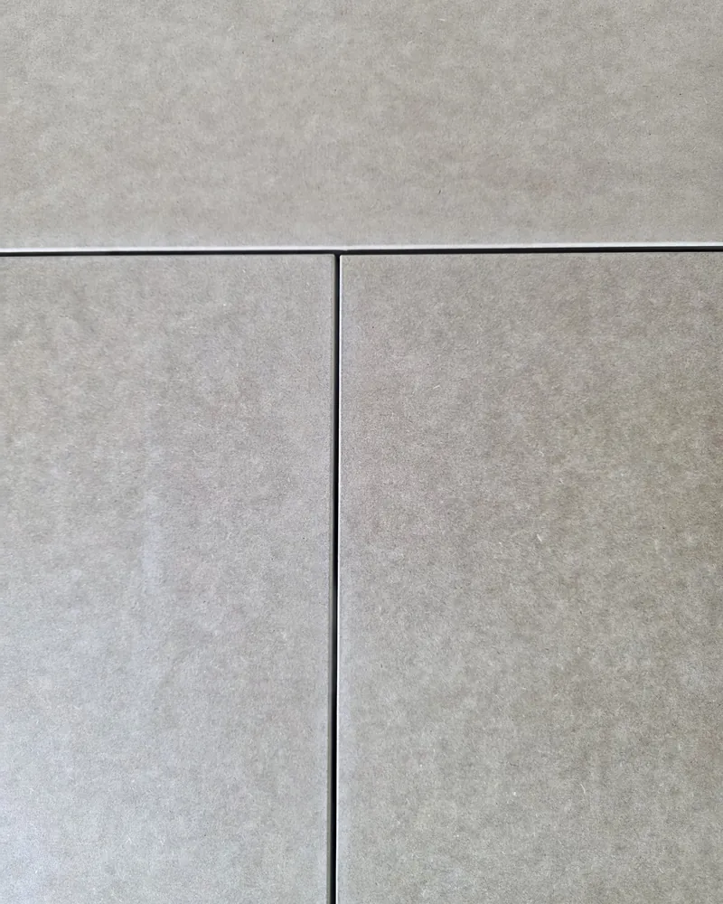 Close-up of MDF doors with even 3 mm gaps